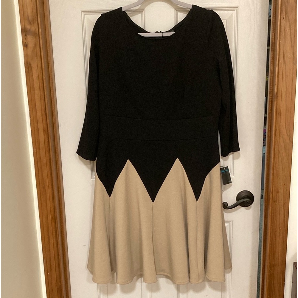 NWT Gabby Skye fit and flare dress black and taupe